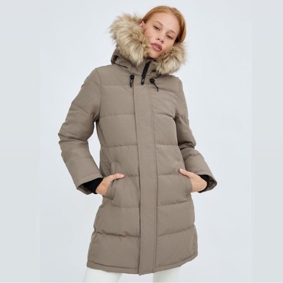 Aritzia Beige Puffer Jacket with Faux Fur Hood - Picture 3 of 3